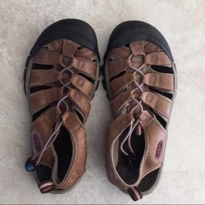 Women’s Keen shoes